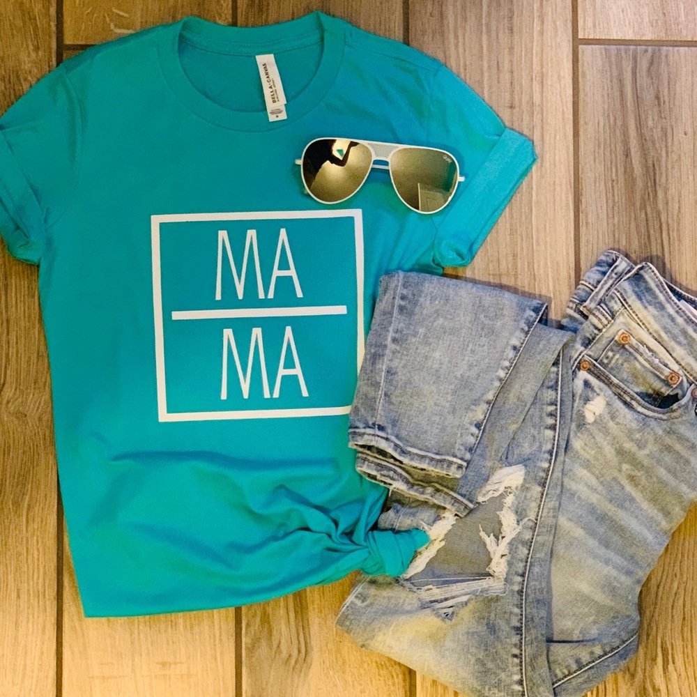😍Trendy mom T-shirts 😍